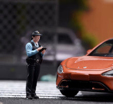 Load image into Gallery viewer, 1:64 Painted Figure Model Miniature Resin Sand Policeman Set Five People Police
