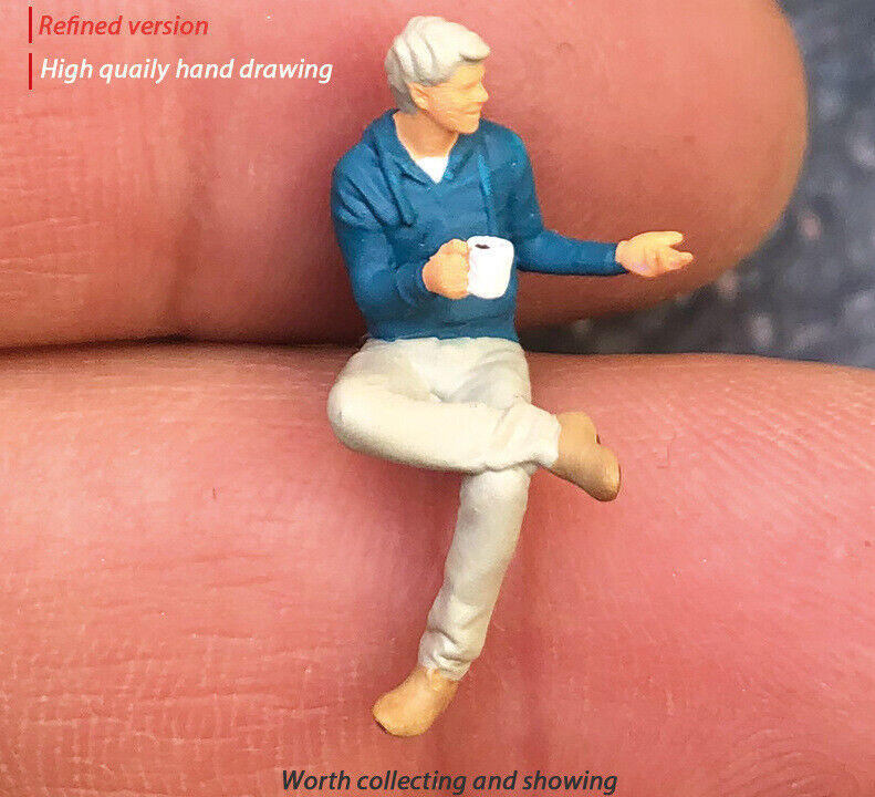 1:64 Painted Figure Mini Model Miniature Resin Diorama Man Drinking Talking Blue