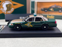 Load image into Gallery viewer, Rollin 1:64 NHSP Hampshire Police CROWN VICTORIA CV Model Diecast Metal Car
