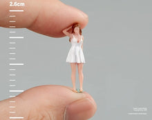 Load image into Gallery viewer, 1:64 Painted Figure Model Miniature Resin Diorama Sand White Skirt Pretty Lady
