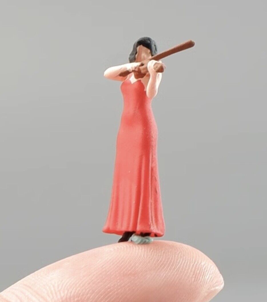 1:64 Painted Figure Mini Model Miniature Resin Diorama Concert Conductor Rostrum New Collection