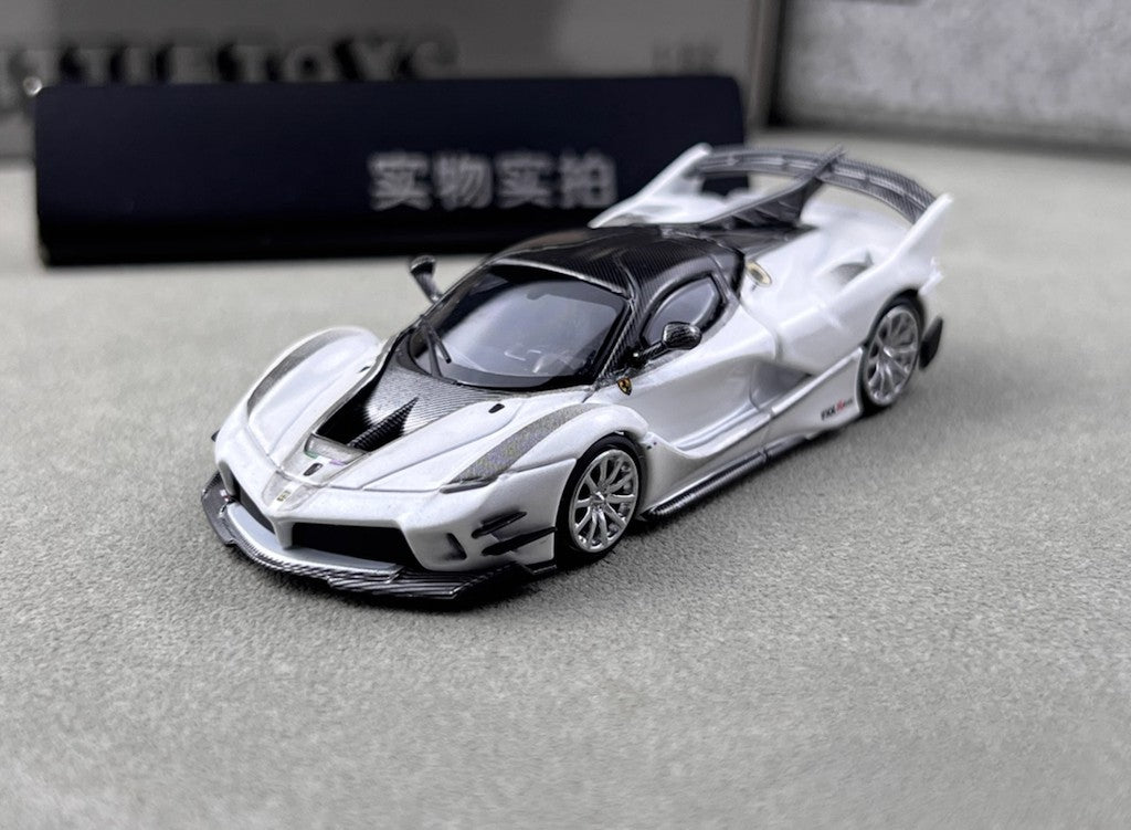 LT 1:64 White FXX-K EVO Racing Sports Model Diecast Metal Car New Collection