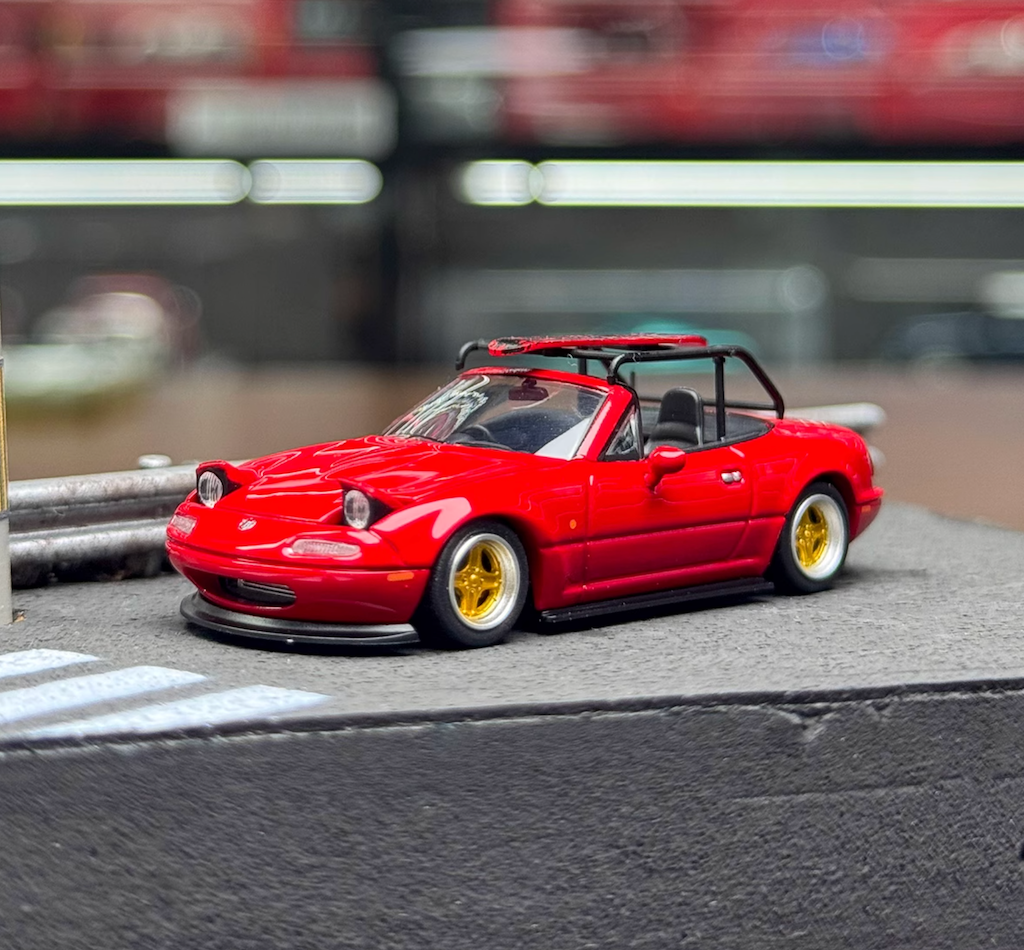 MT 1:64 Red Miata MX5 Eunos Roadster Camper Sports Model Diecast Metal Car New Collection
