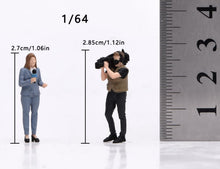 Load image into Gallery viewer, 1:64 Painted Figure Model Miniature Resin Diorama Toy Journalist Interview Set
