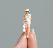 Load image into Gallery viewer, 1:64 Painted Figure Model Miniature Resin Diorama Sand Blossom Shirt Man Hat
