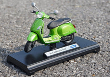 Load image into Gallery viewer, WELLY 1:18 2017 GTS 125CC Sports Classic Model Diecast Metal Motorcycle

