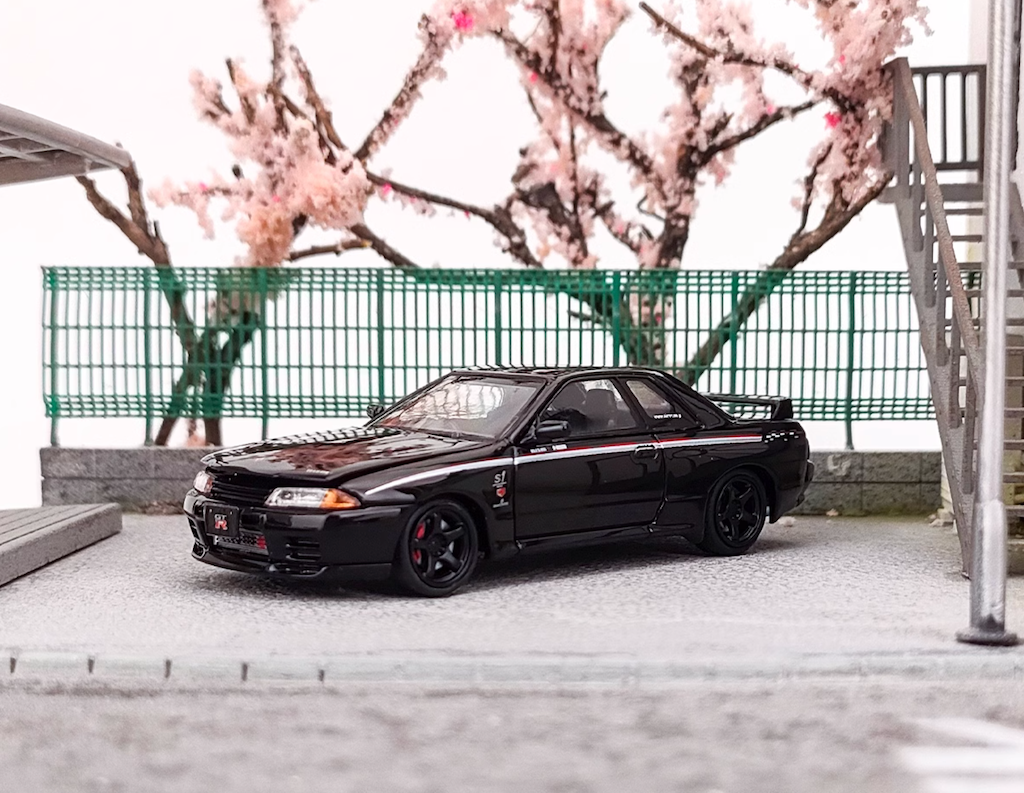 FH 1:64 Black Skyline GTR R32 Nismo S-Tune Sports Model