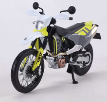 Load image into Gallery viewer, Maisto 1:12 2023 Husqvarna 701 Motorcycle Bike Sports Model Diecast New Collection
