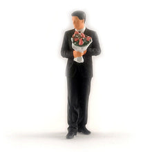 Load image into Gallery viewer, 1:64 Painted Figure Mini Model Miniature Resin Diorama Marriage Propose Couple
