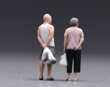 Load image into Gallery viewer, 1:64 Painted Figure Model Miniature Resin Diorama Scene Elderly Couple Man Woman
