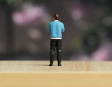 Load image into Gallery viewer, 1:64 Painted Figure Model Miniature Resin Diorama Pool Table Man Woman Billiard
