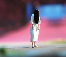 Load image into Gallery viewer, 1:64 Painted Unpainted Figure Model Miniature Resin Diorama Sand Zhen Zi Girl
