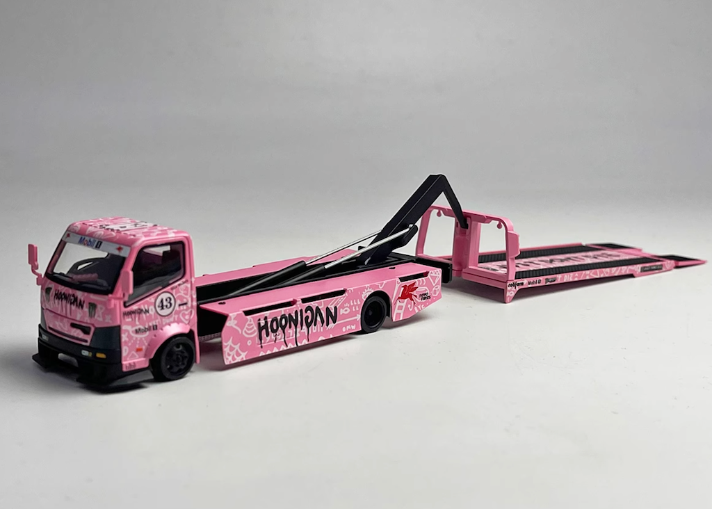 カスタムトレーラー ミニカー　 ピンクバン搭載 GCD 1/64 三菱 FUSO トラック ダブルデッカートレーラー ピンク