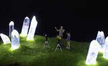 Load image into Gallery viewer, 1:64 Painted Figure Model Miniature Resin Diorama Sand Stargazers Skygazers New
