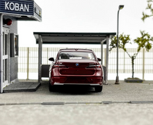Load image into Gallery viewer, MINIGT 1:64 Red BMW i7 xDrive 60 Aventurin Luxury Model Diecast Metal Car New Collection

