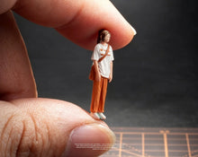 Load image into Gallery viewer, 1:64 Painted Figure Model Miniature Resin Diorama Toy Sand Young Girl Pretty
