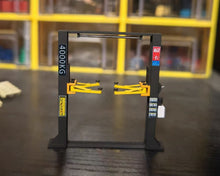 Load image into Gallery viewer, 1:64 Painted Figure Model Miniature Resin Sand Toy Repair Two-post Column Lift
