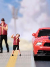 Load image into Gallery viewer, 1:64 Painted Figure Model Miniature Resin Diorama Sand Casual Man Woman Beauty
