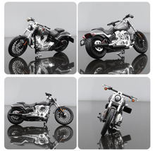 Load image into Gallery viewer, Maisto 1:18 2016 Breakout Sports Model Diecast Metal Motorcycle New Collection
