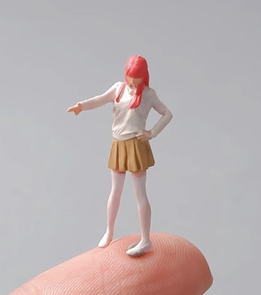 1:64 Painted Figure Mini Model Miniature Resin Diorama Sand Pink Hair Girl Toy New