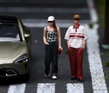 Load image into Gallery viewer, 1:24 Painted Figure Model Miniature Resin Diorama  Sand Couple Lovers Trendy
