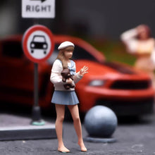 Load image into Gallery viewer, 1:24 Painted Figure Model Miniature Resin Diorama  Sand Pretty Girl Lady Cute

