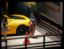 Load image into Gallery viewer, 1:64 Painted Figure Model Miniature Resin Diorama Toy Sand Stand Posting Girl
