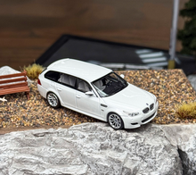 Load image into Gallery viewer, King 1:64 White M5 E61 Touring Wagon Sports Model Diecast Metal Car New Collection
