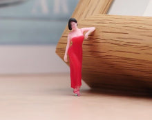 Load image into Gallery viewer, 1:64 Painted Figure Model Miniature Resin Diorama Toy Beauty Lady Cool Man Sand
