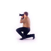 Load image into Gallery viewer, 1:64 Painted Figure Mini Model Miniature Resin Diorama News Hostess Cameraman R

