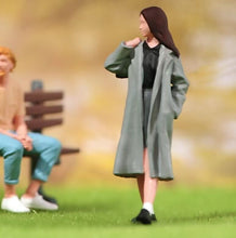 Load image into Gallery viewer, 1:24 Painted Figure Mini Model Miniature Resin Diorama Sand Wind Coat Lady Bag
