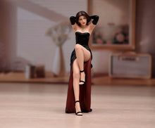 Load image into Gallery viewer, 1:24 Painted Figure Model Miniature Resin Diorama Sand Black Dress Sexy Woman
