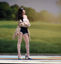 Load image into Gallery viewer, 1:24 Painted Figure Model Miniature Resin Diorama Black Hair Short Pants Girl
