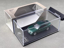 Load image into Gallery viewer, King 1:64 Green E63 AMG W211 Classic Sedan Sports Model Diecast Metal Car New Collection

