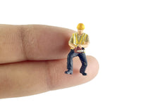 Load image into Gallery viewer, 1:64 Painted Figure Mini Model Miniature Resin Diorama Contruction Worker Sand

