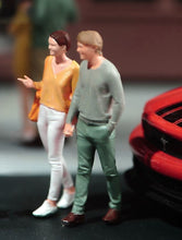 Load image into Gallery viewer, 1:24 Painted Figure Model Miniature Resin Diorama Sand Shopping Couples Lovers
