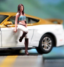 Load image into Gallery viewer, 1:24 Painted Figure Model Miniature Resin Diorama Sand Leaning Lady Girl Beauty

