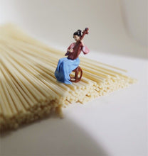 Load image into Gallery viewer, 1:64 Painted Figure Model Miniature Resin Diorama Sand Antiquities Pipa Guzheng
