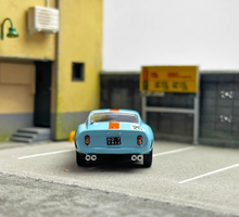Load image into Gallery viewer, MINIDREAM 1:64 250 GTO GULF Classic Racing Sports Model Diecast Metal Car
