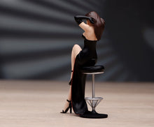 Load image into Gallery viewer, 1:24 Painted Figure Model Miniature Resin Diorama Sand Black Dress Sexy Woman
