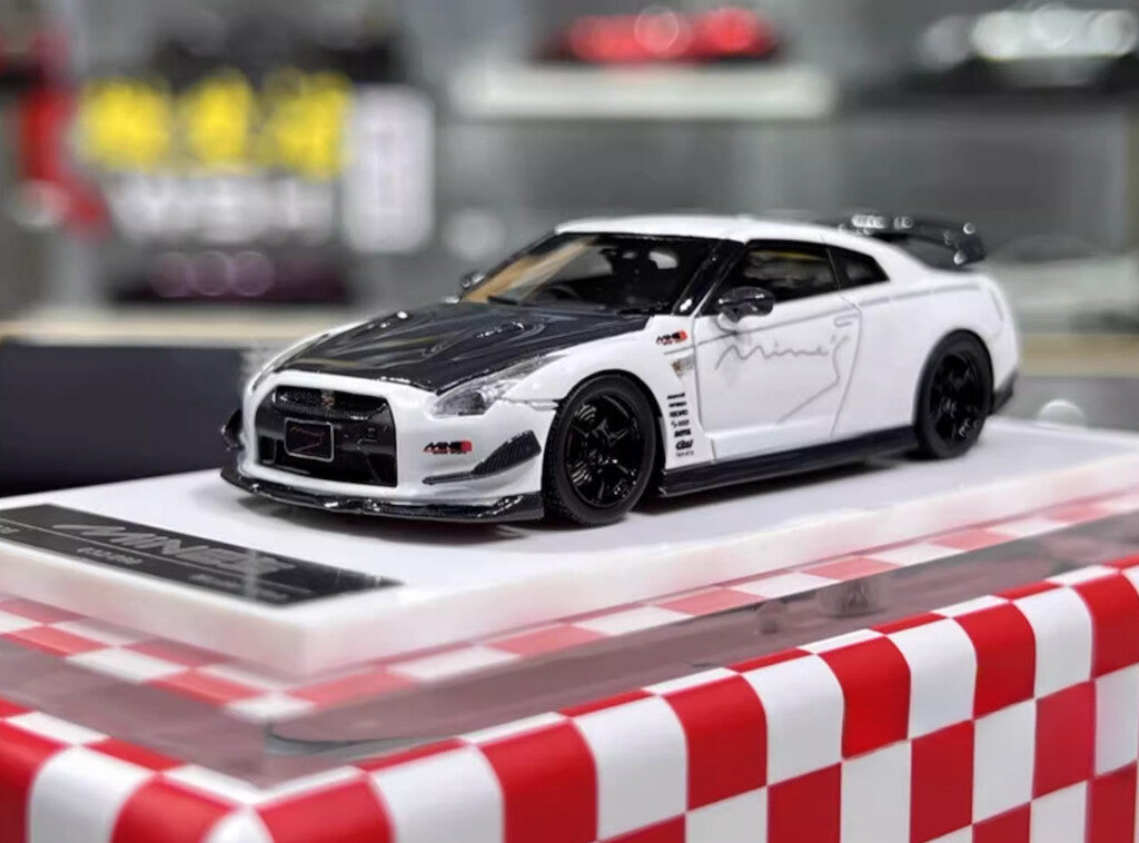 MI 1:64 White Mines Skyline GTR R35 Sports Model Diecast Resin Car BN