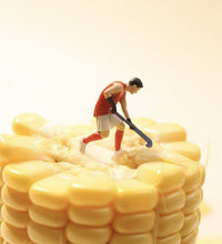 Load image into Gallery viewer, 1:64 Painted Figure Model Miniature Resin Diorama Sand Hockey Ball Sport Outdoor
