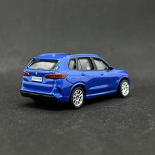 Load image into Gallery viewer, CCA 1:64 Blue X5M City SUV Sports Model Toy Diecast Metal Car New Collection
