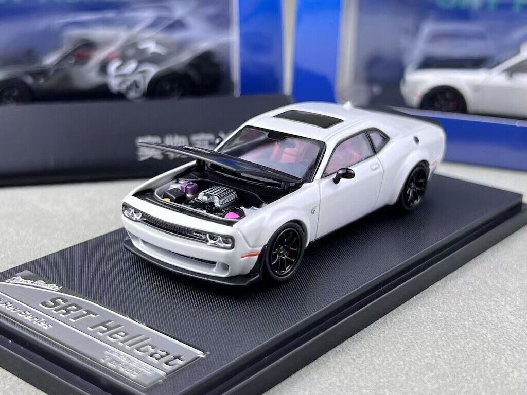 SH 1:64 White Carbon SRT Hellcat Muscle Sports Model Diecast Metal Car New Collection