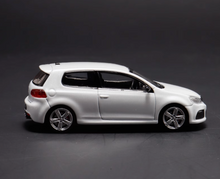 Load image into Gallery viewer, Maxwell 1:64 HEC White VW Golf GTI MK6 Sports Model Diecast Metal Car New Collection
