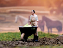 Load image into Gallery viewer, 1:64 Painted Figure Model Miniature Resin Diorama Toy Sand Farmers Family Set
