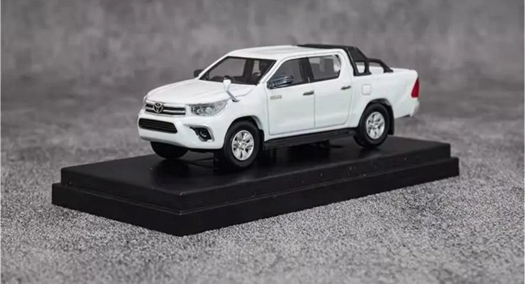 EBBRO 1:64 White Hilux MK6 Pickup Truck Sports Model Diecast Metal Car New Collection