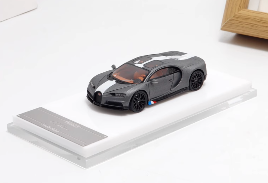 Scalemini 1:64 Gray Chiron Racing Sports Model Diecast Resin Car New Collection