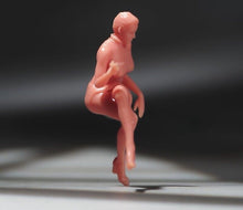 Load image into Gallery viewer, 1:64 Painted Unpainted Figure Model Miniature Resin Diorama Sand Sitting Lady
