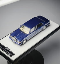 Load image into Gallery viewer, GFCC 1:64 HEC Blue 1998 Silver Spur Park Ward Model Diecast Metal Car New Collection
